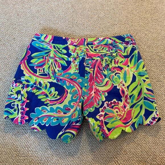 Lilly Pulitzer Scallop Shorts - Picture 4 of 6
